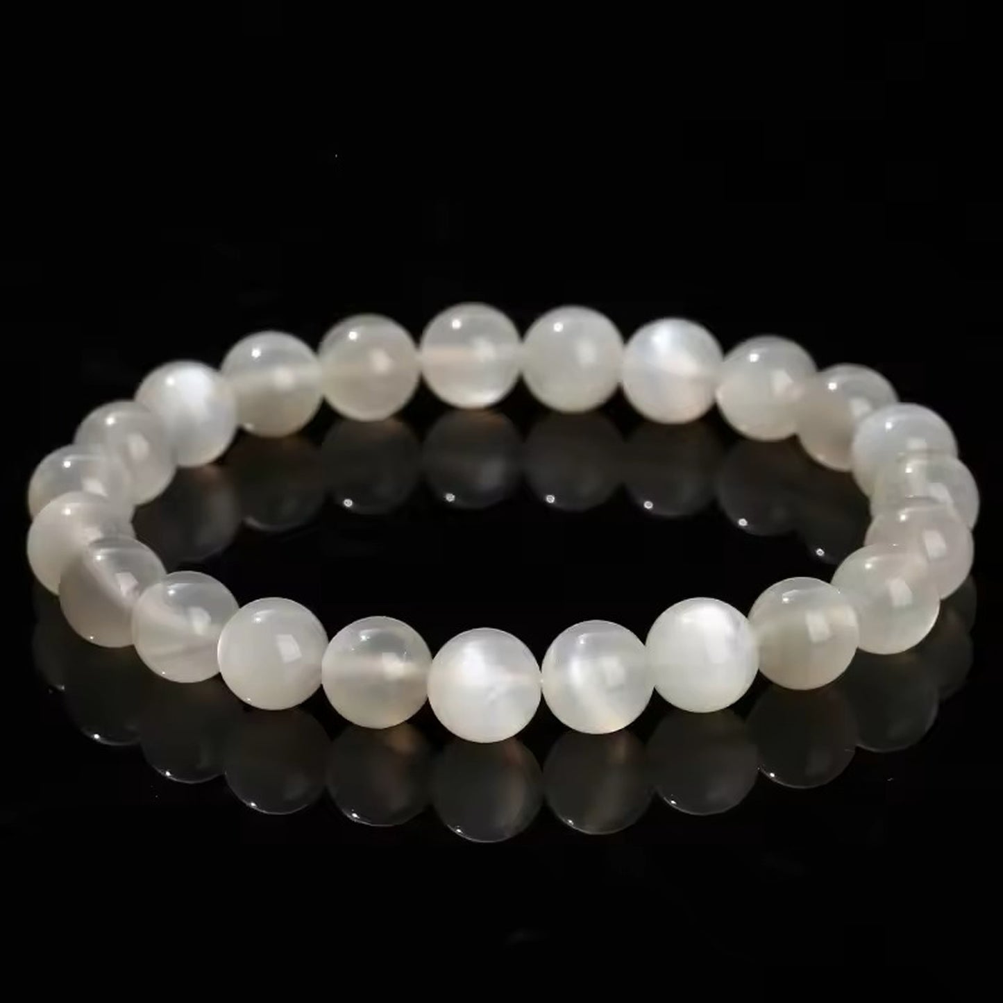 🌙 Pulsera de Piedra de Luna – Intuición, feminidad y equilibrio emocional