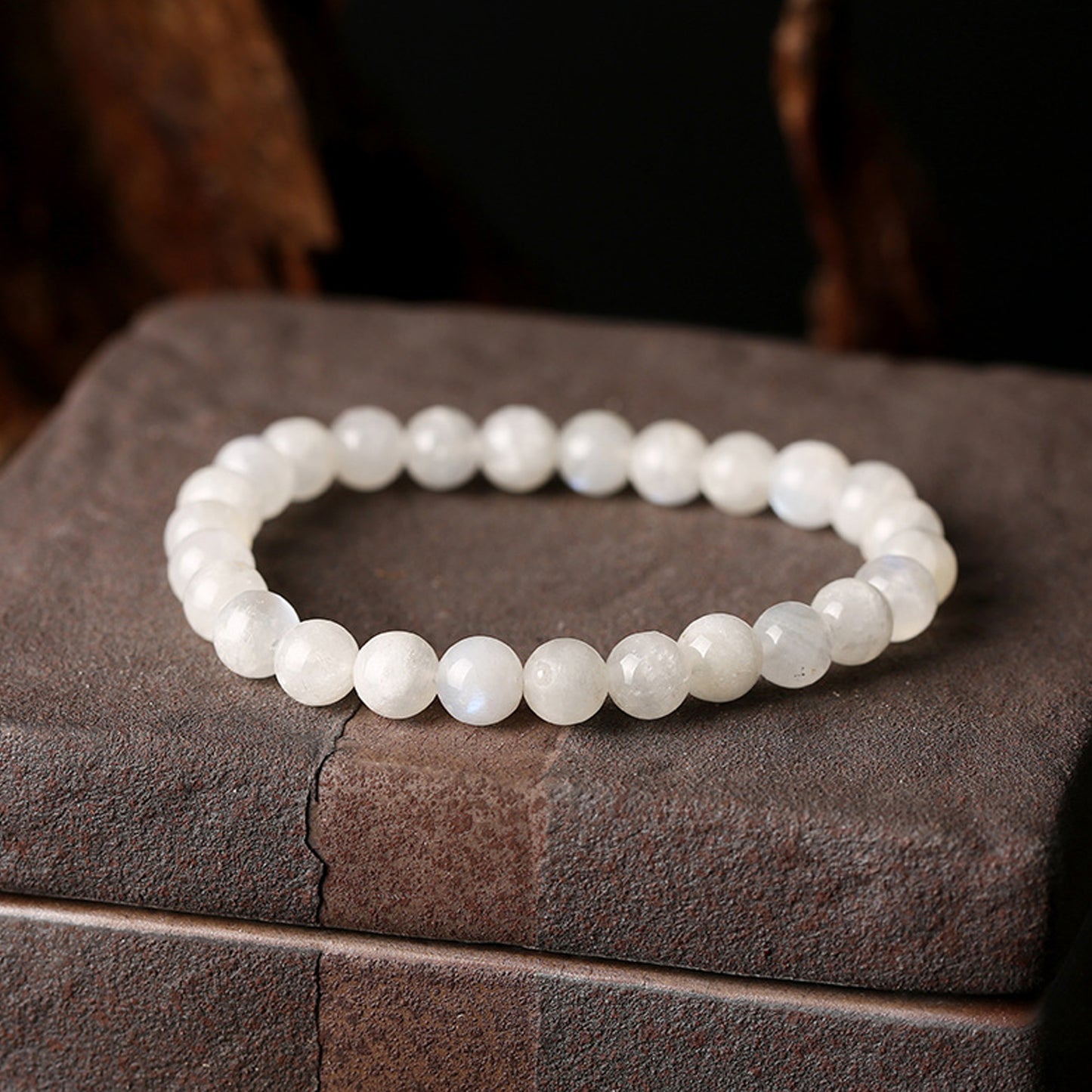 🌙 Pulsera de Piedra de Luna – Intuición, feminidad y equilibrio emocional